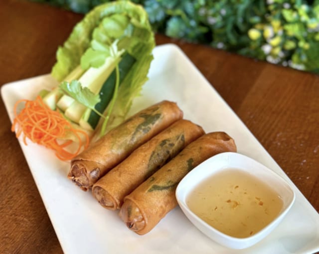 A17 Larb Roll** (3pcs).